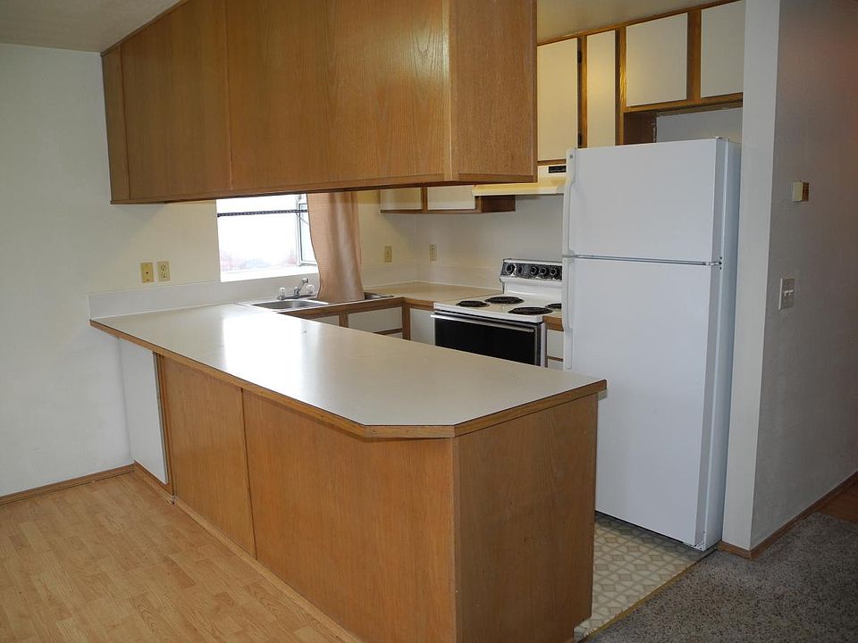 Kitchen with pass through