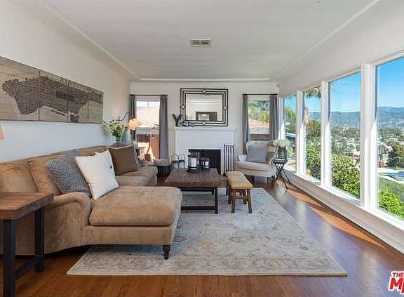 3rd image of 2346 Ronda Vista Dr