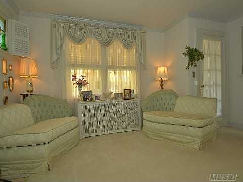 5th image of 2483 Orange St