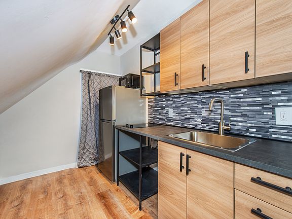 2nd image of 57 1/2 Quinby Pl #3