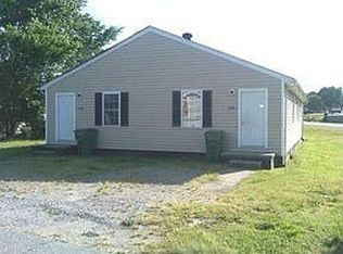 1506 Lincoln Pl APT A, Hopewell, VA 23860
