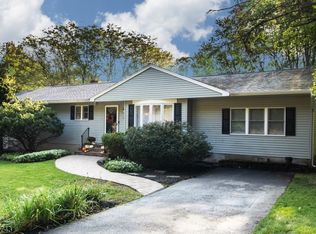 19 Catherine Ct, Ringwood, NJ 07456