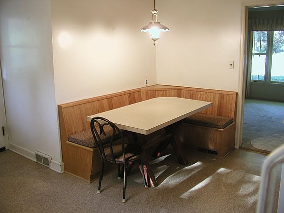 Eat in kitchen banquette
