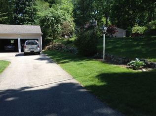 1905 Broadcrest Rd, Jackson, MI 49203