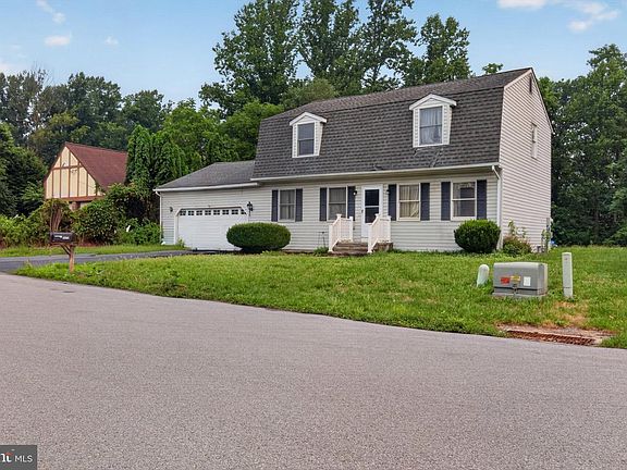 3rd image of 5570 Merivale Ct
