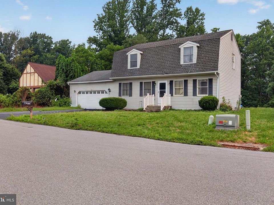 2nd image of 5570 Merivale Ct