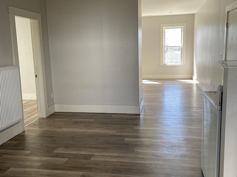 1st image of 364-1 Merrimack St