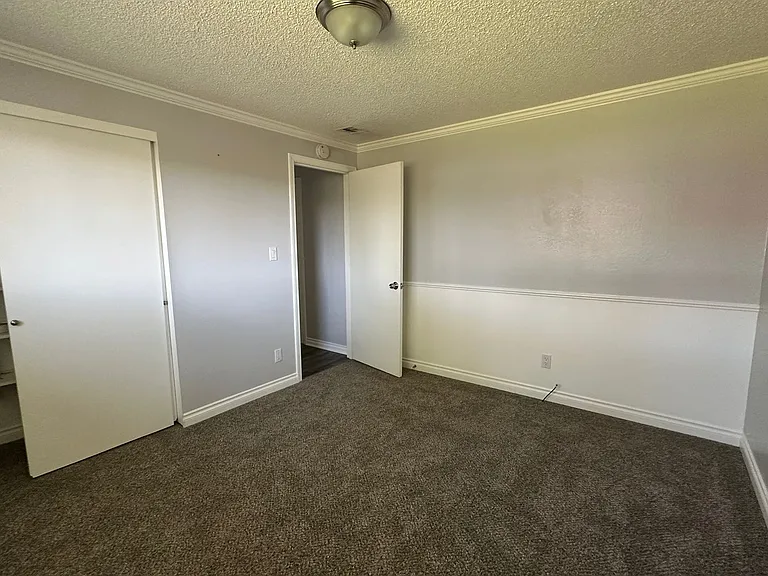 5301 Bel Aire Dr — Photo 12