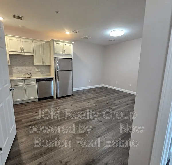 191 N Common St #U — Photo 5