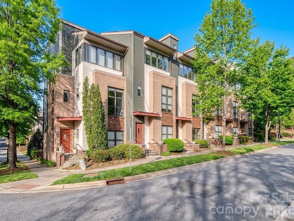1st image of 664 Garden District Dr