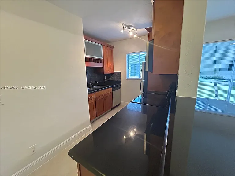 2880 Pine Tree Dr #10 — Photo 2