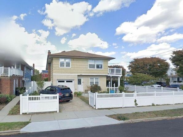 401 Walnut St