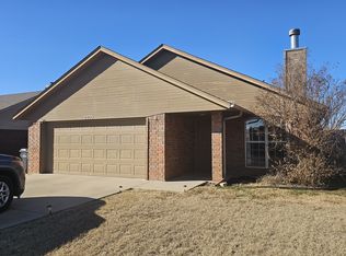 2403 SW 45th St, Lawton, OK 73505