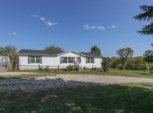9707 County Road 105 Rd NW, Pine Island, MN 55963