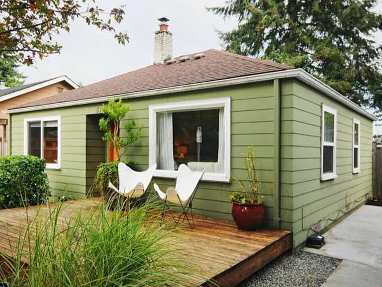 8150 28th Ave SW — Photo 2