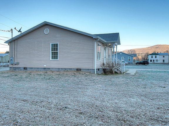 5th image of 110 Muncey Ln