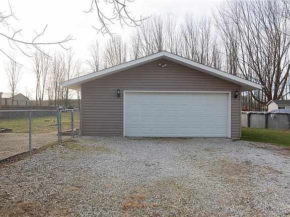 4th image of 36231 Westwood Dr