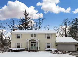 1517 W Demeter Dr, Freeport, IL 61032