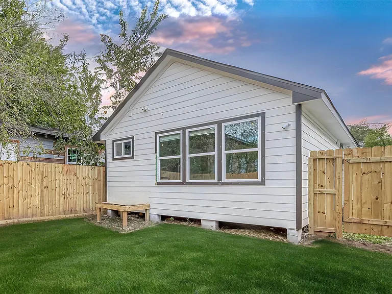 3413 Simmons St — Photo 25