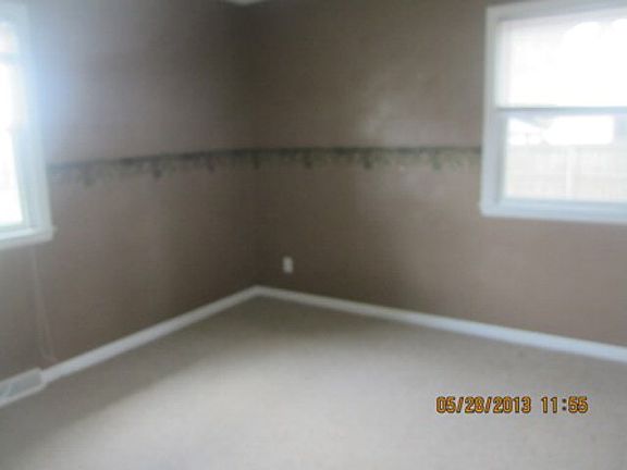 4th image of 5040 Meadowlark Dr