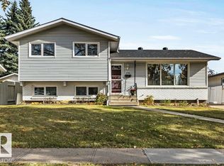 176 Larose Dr, Saint Albert, AB T8N 2G8