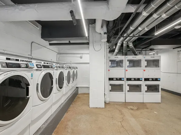 160 East 48th Street image 17 of 20