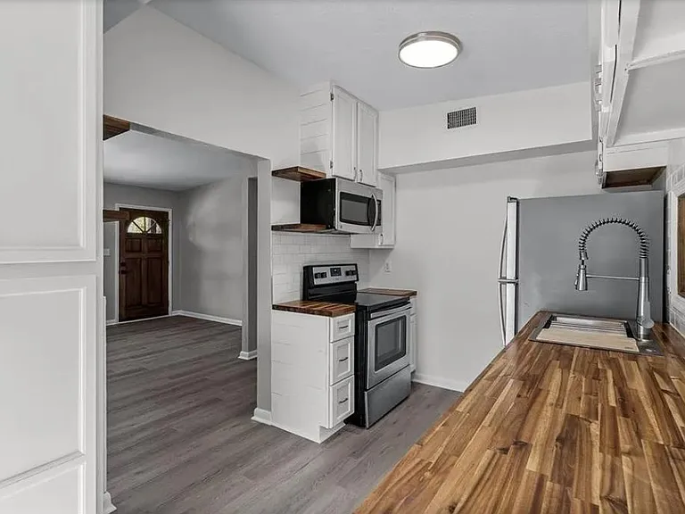 912 Citrus St — Photo 5