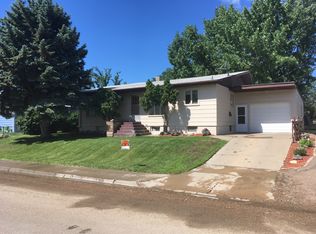 915 4th Ave N, Wolf Pt, MT 59201