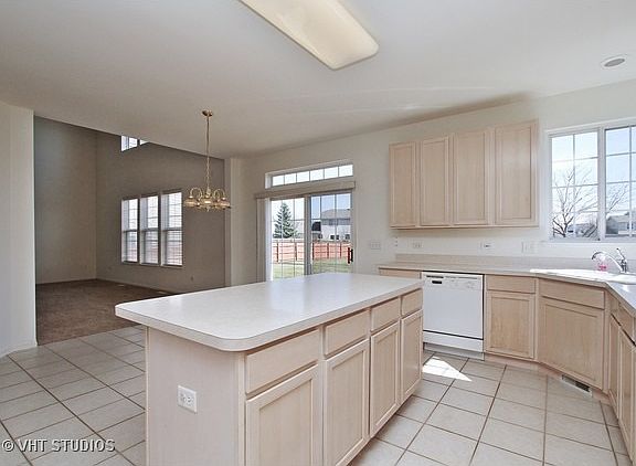 4th image of 773 Williamstown Dr
