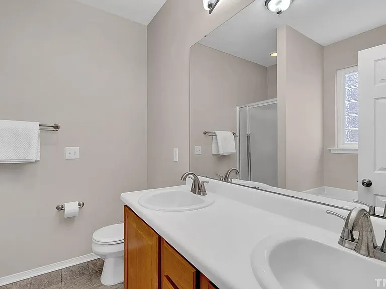 401 Courthouse Dr — Photo 10