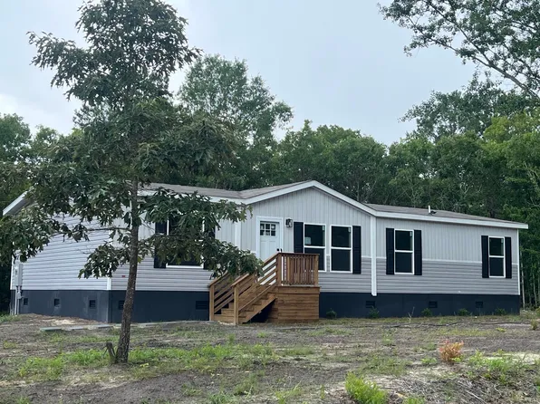 1069 Wild Rose Ct, Manning, SC 29102