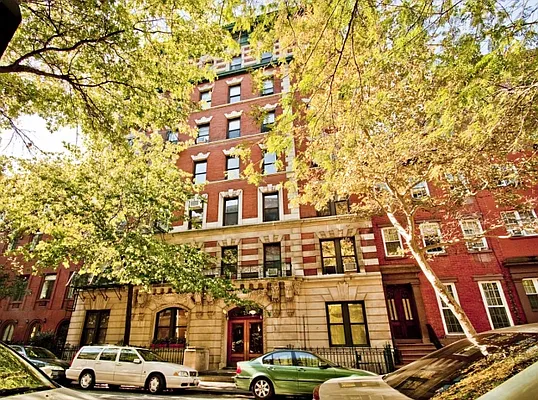 Rented by ROOM Real Estate | media 13