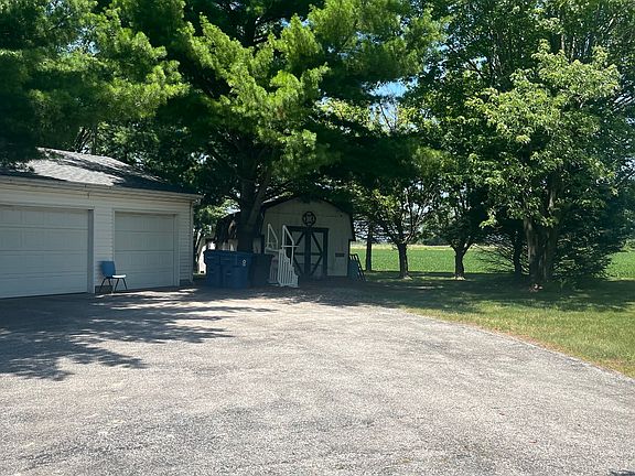 3rd image of 21730 Oak Ridge Rd