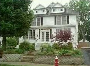 13 Jackson Ave, Middletown, NY 10940