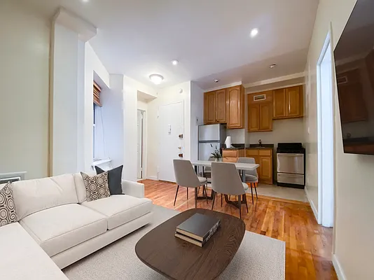 Rented by Platinum Properties | media 8