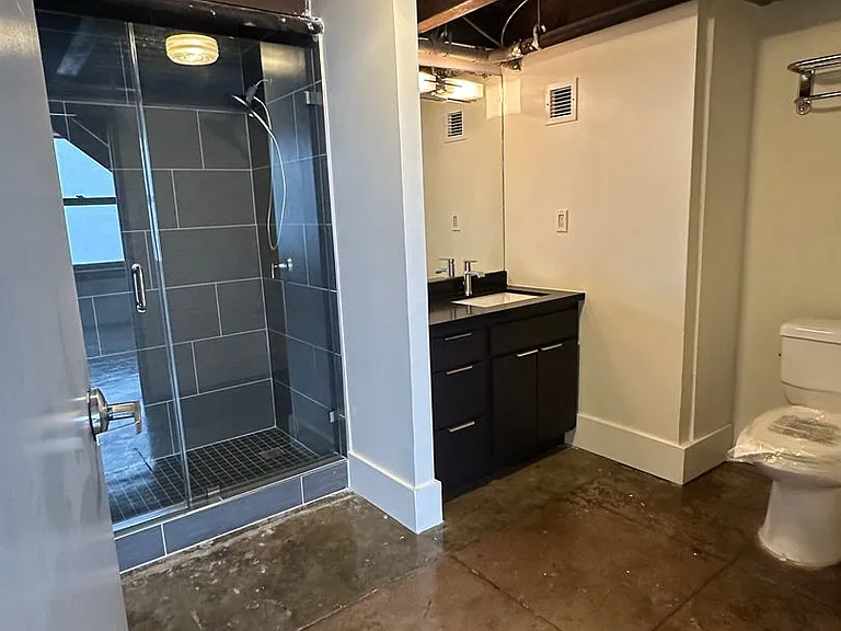 Hellman Lofts — Photo 8
