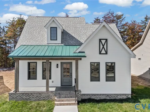 203 Zion Dr, Farmville, VA 23901