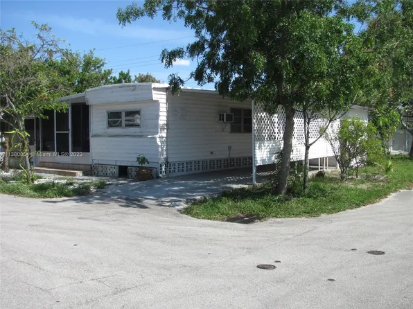 8732 SW 16th Pl, Davie, FL 33324