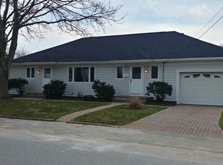 15 Fir Ave, Tiverton, RI 02878