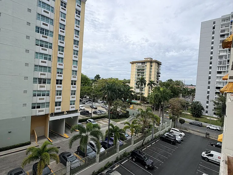 Condominio El Jardin #6I #6I — Photo 22