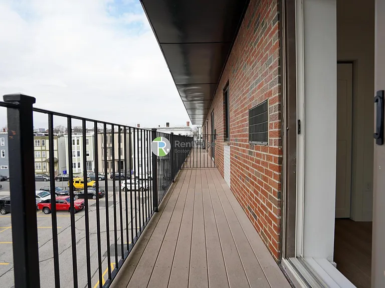 741-745 — Photo 23