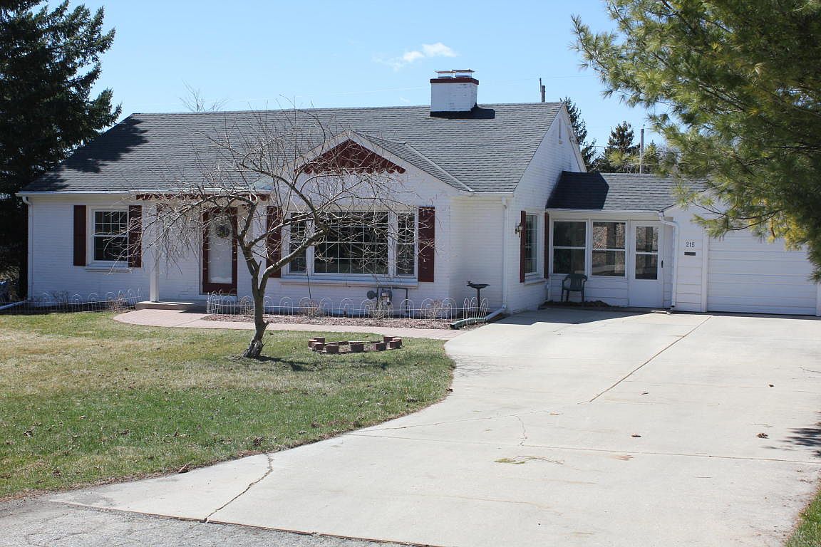 215 Park Crest Dr, Thiensville, WI 53092 Zillow
