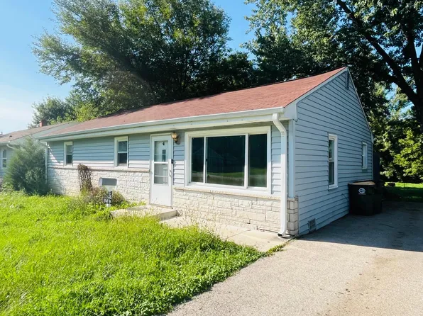 349 Woodland Dr, Grayslake, IL 60030