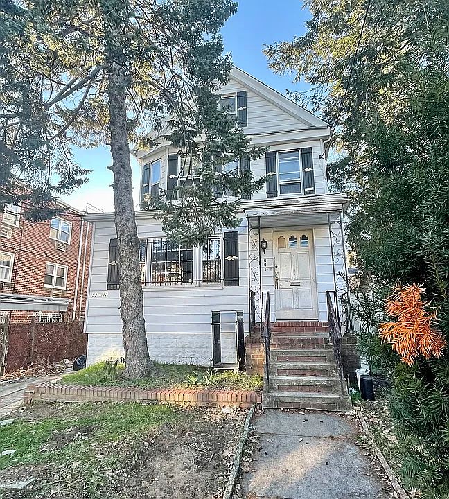 2nd image of 5312 92nd St