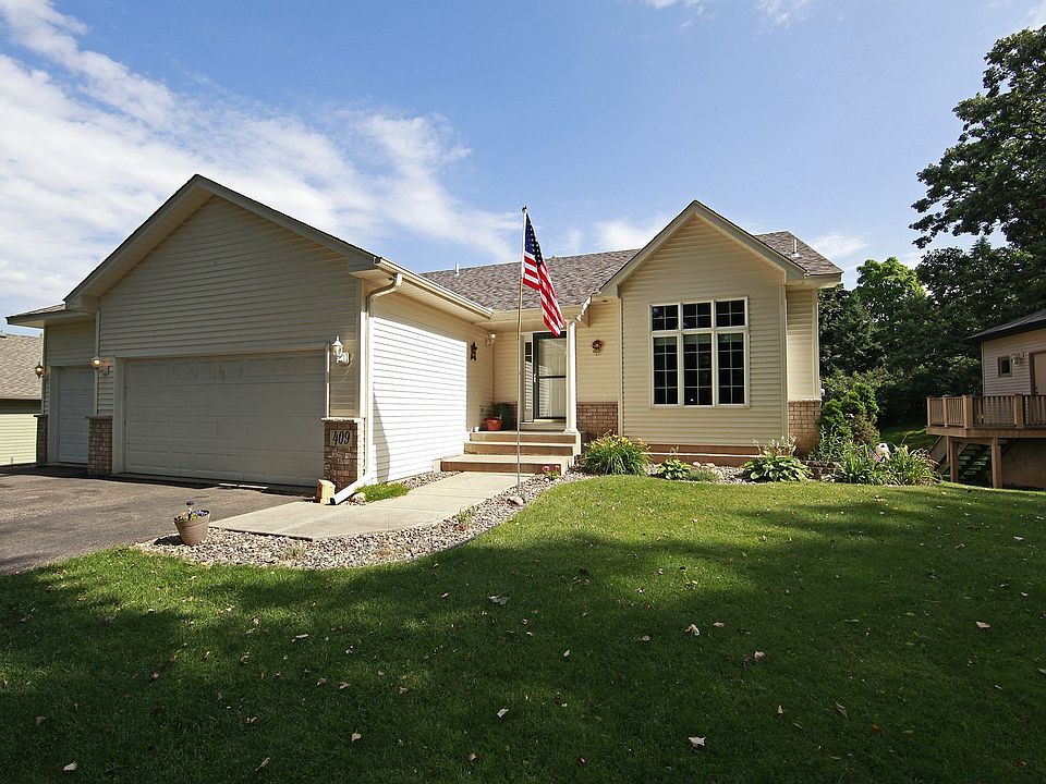Sunny home with nice gardens