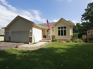 409 Viking Dr E, Little Canada, MN 55117