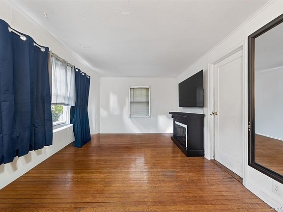 3rd image of 266 Neptune Avenue