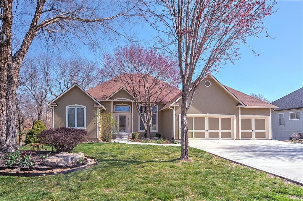 4215 SE Saddlebrook Cir, Lees Summit, MO 64082 Zillow