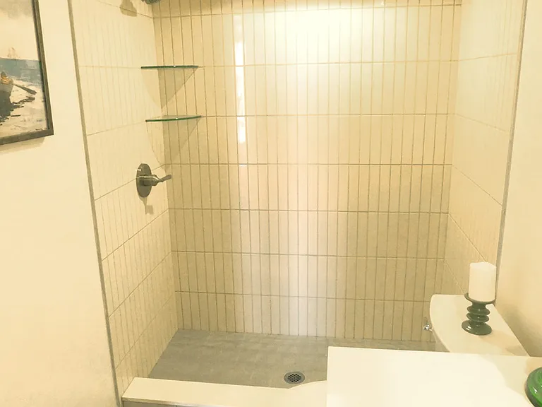 665 W 2nd St #2 — Photo 11