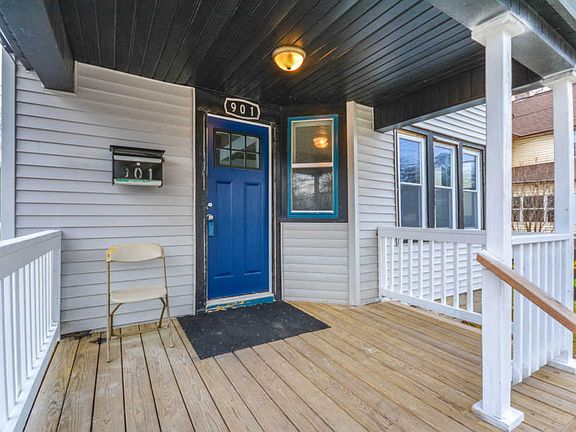 4th image of 901 Thomas St SE